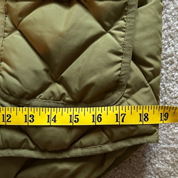 J. Crew Excursion Quilted Down Vest Olive Green XS Cabincore Outdoors Preppy - Picture 6 of 9